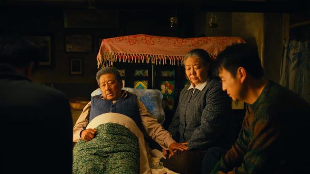 包含真的老到不认识人了？伊万能否在告别战绝杀正名！的词条