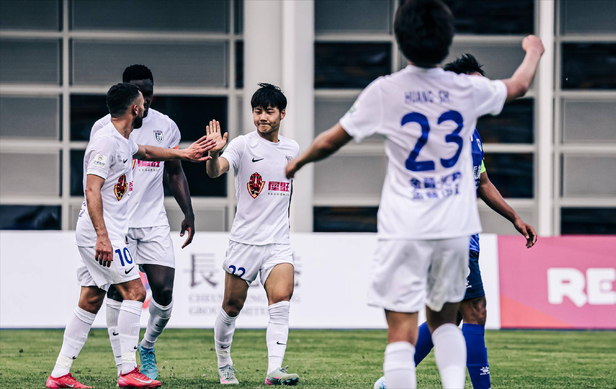 九游娱乐官网入口-足协杯-阿齐兹传射戴维森建功西海岸2-0大连鲲城晋级8强的简单介绍