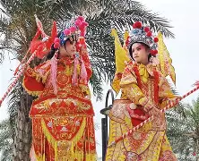九游体育官网-飘了？居莱尔与贝林对喷，居莱尔情绪失控：喋喋不休+激动比划