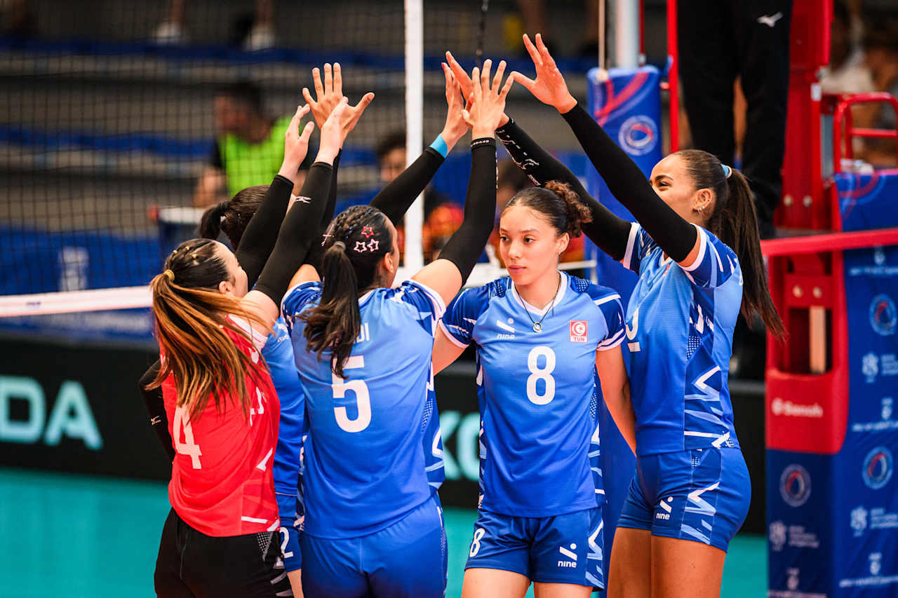 包含U19世锦赛-中国女排2-3意大利获第6陈晓辉空砍30分的词条