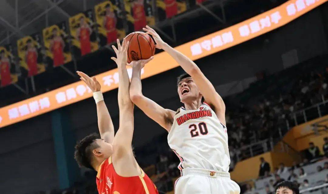 九游娱乐网址-马尚回归，广东瞄准前江苏大外卡巴，朱芳雨尝试两将换陈国豪失败