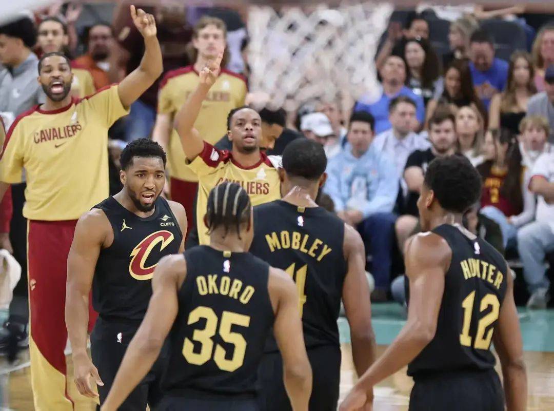 NBA季后赛延期，球迷猜测赛季是否还会恢复
