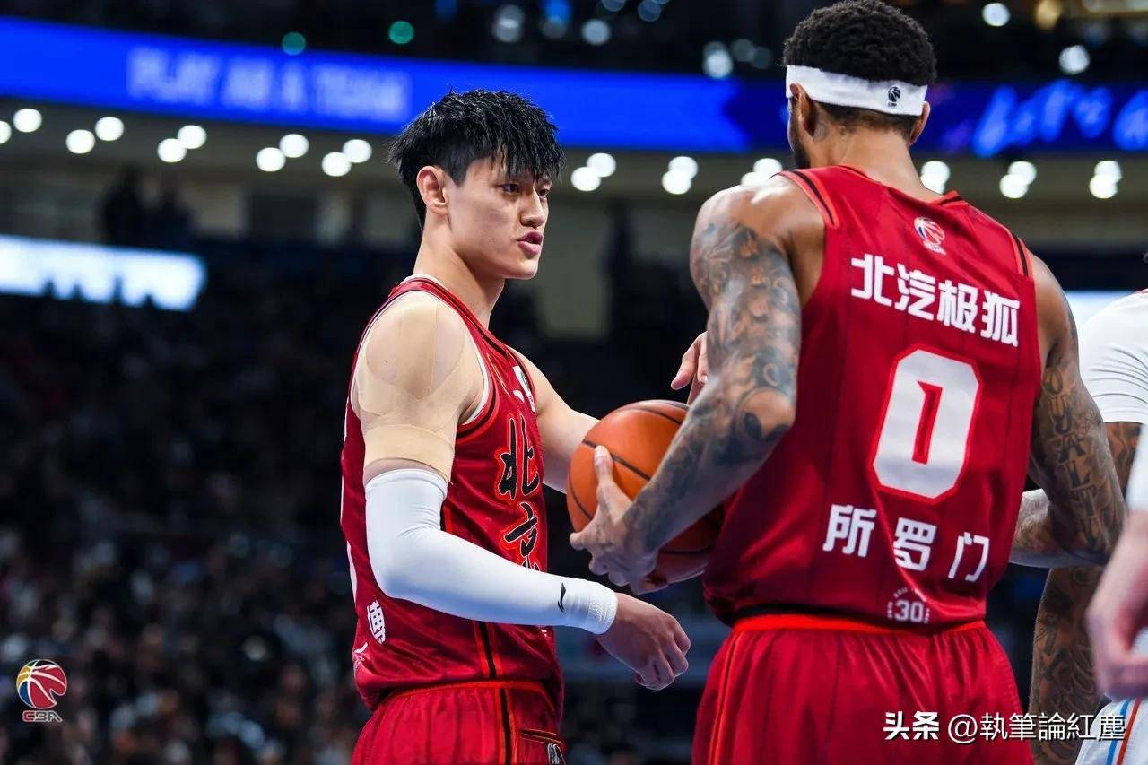 包含北京首钢队迎战山东男篮，实力对比拚搏的词条